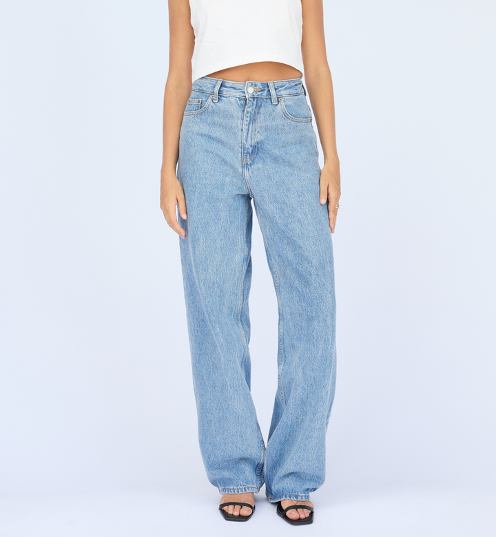 SHOP RELAXED JEANS