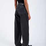 Nanci Barrel Jeans PETITE - Aged Black
