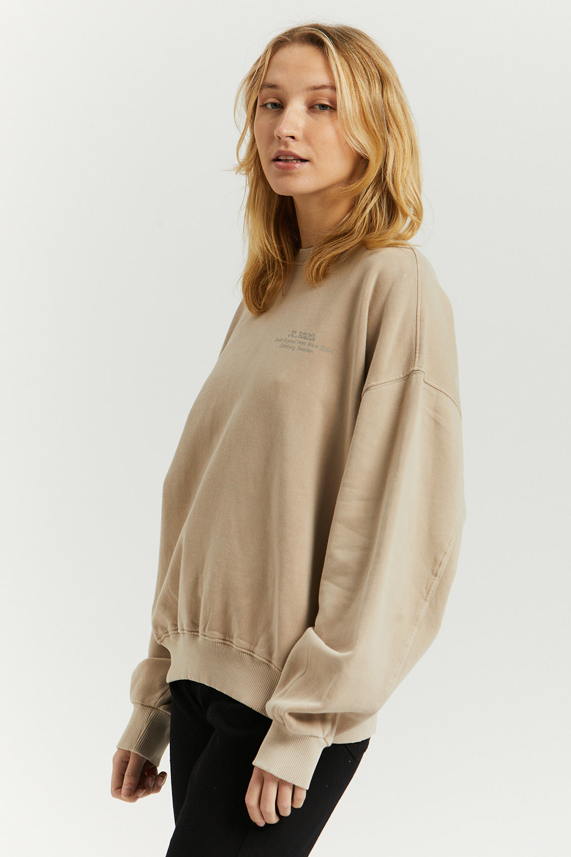 Fergie Sweatshirt - Washed Doe - Dr Denim Jeans - Australia & NZ