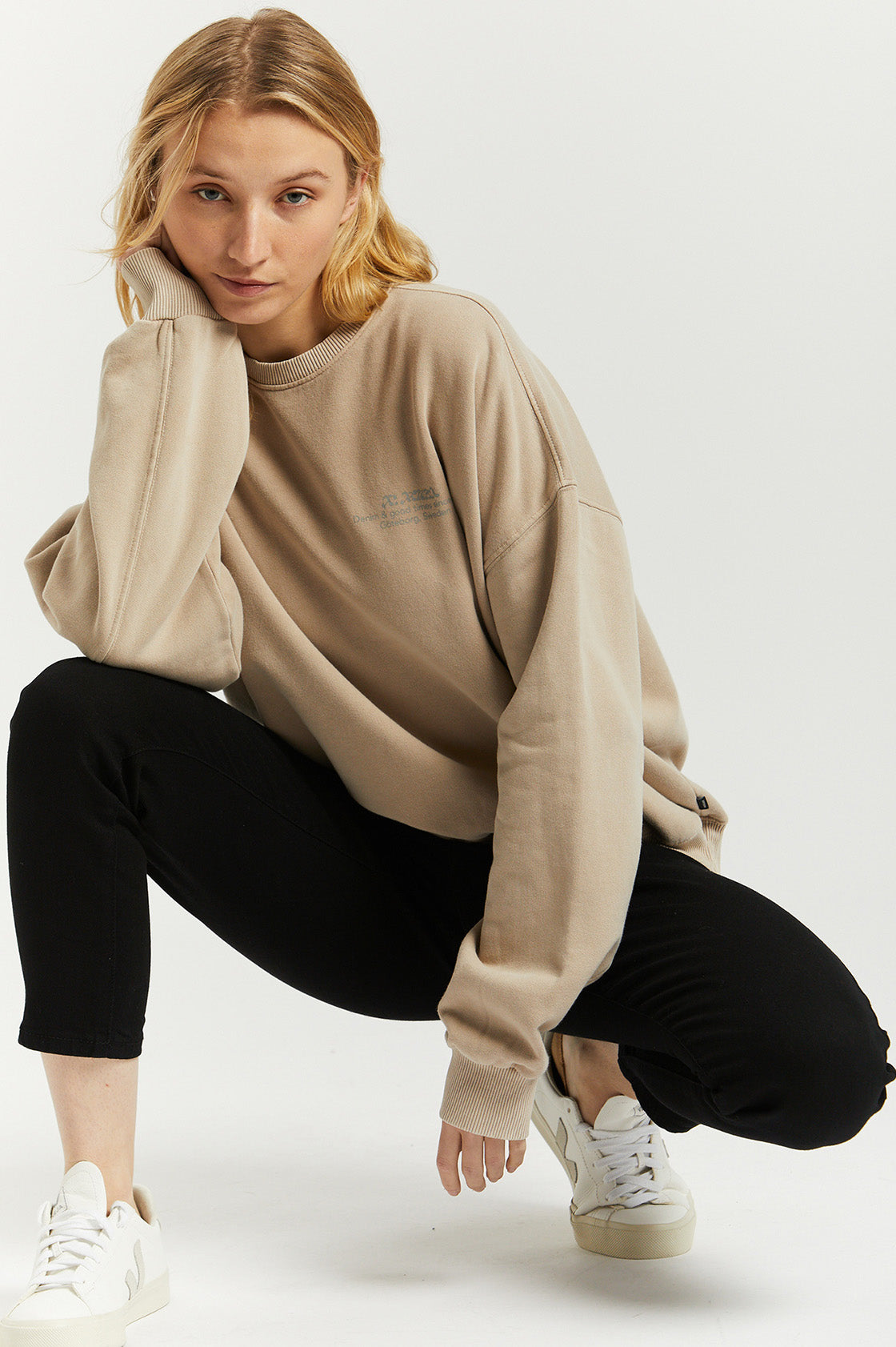 Fergie Sweatshirt - Washed Doe - Dr Denim Jeans - Australia & NZ
